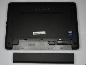 Langkah 2 — Cabut Baterai Laptop