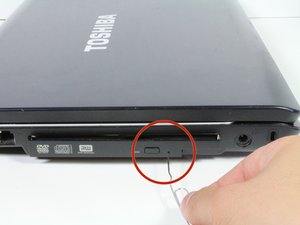 Langkah 4 — Membuka Optical Drive