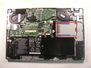 Langkah 3 — Lepaskan Hard Drive