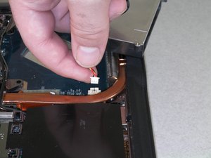 Langkah 4 — Mengangkat Layar Laptop