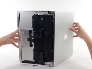 Langkah 5 — Mengeluarkan Hinge dan Melepas Layar
