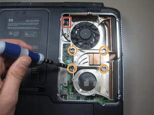 Langkah 4 — Mengeluarkan Heat Sink