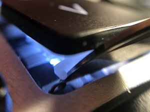 Langkah 3 — Lepaskan Key Cap dari Sisi Kanan