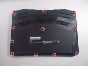 Langkah 1 — Matikan Laptop dan Buka Tutup Bawah