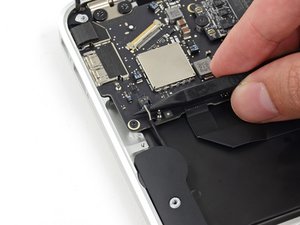 Langkah 7 — Lepaskan Kabel Trackpad