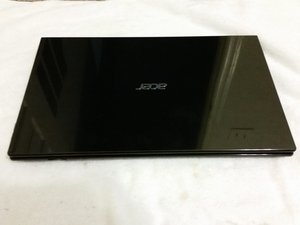Langkah 1 — Matikan Laptop dan Siapkan Alat