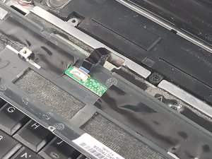 Langkah 6 — Melepaskan Kabel Panel Kontrol