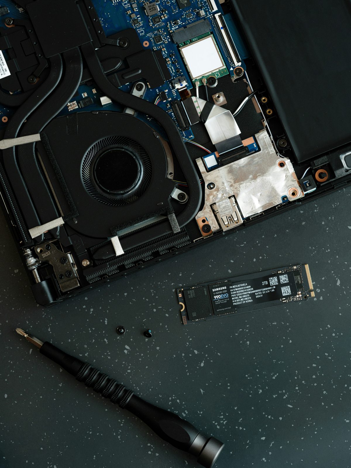 Motherboard laptop — Troubleshoot hardware TKJ