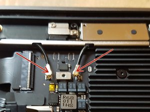 Langkah 7 — Lepaskan Kabel Antena