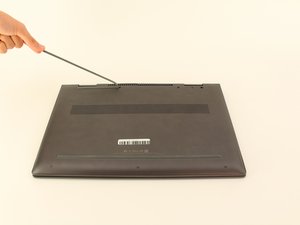 Langkah 1 — Buka Panel Belakang Laptop