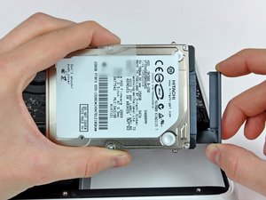 Langkah 4 — Lepaskan Kabel Hard Drive