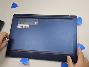 Langkah 3 — Buka Casing Belakang