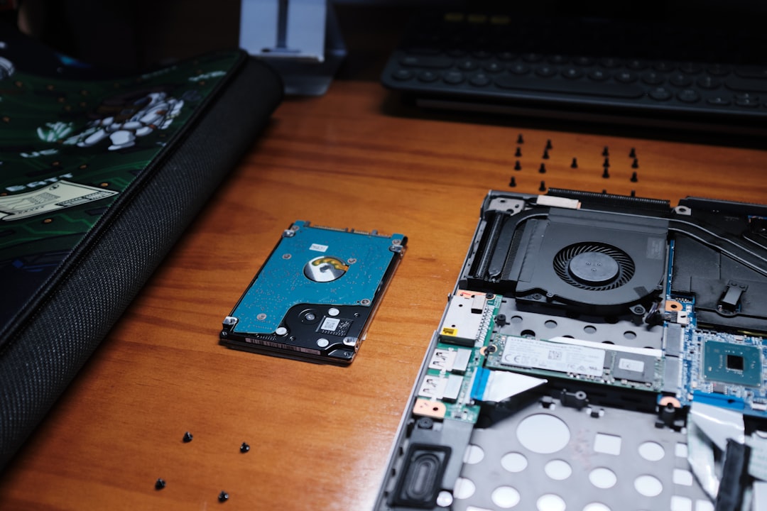 Original vs OEM vs KW — Bedanya Apa untuk Spare Part Laptop?