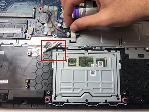 Langkah 6 — Mengangkat Tape dan Trackpad