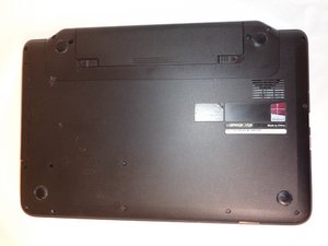Langkah 1 — Matikan Laptop dan Buka Baterai