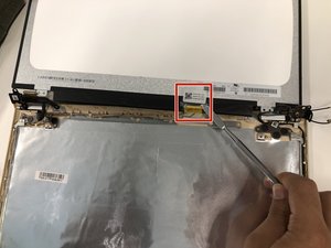 Langkah 5 — Menghubungkan Kabel Layar