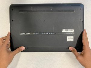 Langkah 1 — Matikan Laptop dan Siapkan Alat