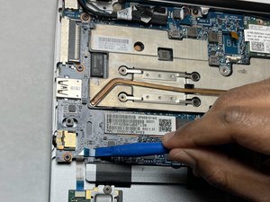 Langkah 3 — Menghubungkan Kabel Ribbon
