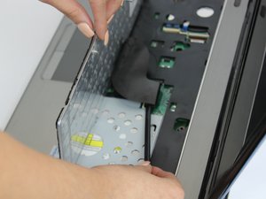 Langkah 5 — Pasang Kembali Keyboard dan Baterai