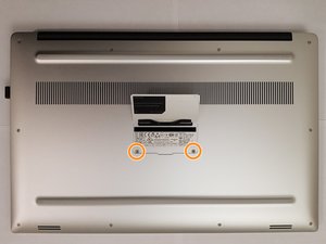 Langkah 1 — Matikan Laptop dan Lepaskan Screws Perimeter