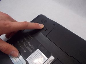 Langkah 3 — Mengangkat Keyboard