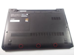 Langkah 1 — Mengakses Panel Bawah Laptop