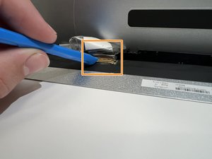 Langkah 4 — Mengangkat Konektor Layar