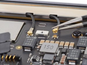 Langkah 3 — Lepaskan Kabel Antena