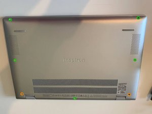 Langkah 1 — Membuka Tutup Belakang Laptop