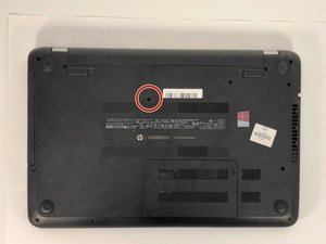 Langkah 1 — Membuka Screws Penahan Keyboard