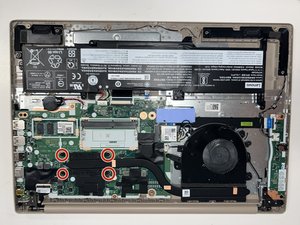 Langkah 3 — Mengeluarkan sekrup heat sink