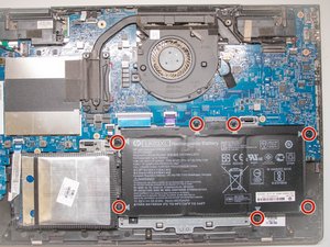 Langkah 3 — Mengakses Baterai dan SSD