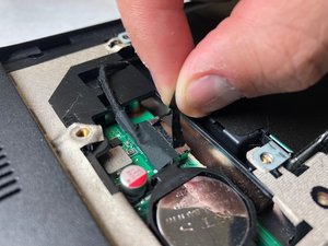 Langkah 3 — Lepaskan Hard Drive