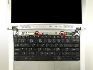 Langkah 5 — Lepaskan Sekrup Keyboard
