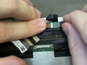 Langkah 7 — Mengangkat Kabel Ribbon Kecil