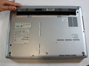 Langkah 2 — Mengangkat Keyboard