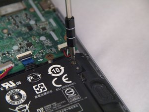 Langkah 5 — Menghilangkan Screws Baterai