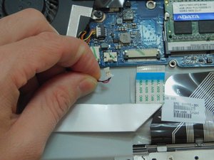 Langkah 12 — Lepaskan Kabel Subwoofer
