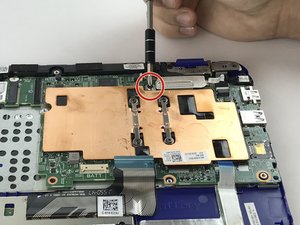 Langkah 9 — Lepaskan Kabel Display