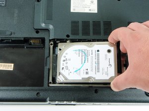 Langkah 3 — Lepaskan Hard Drive Lama