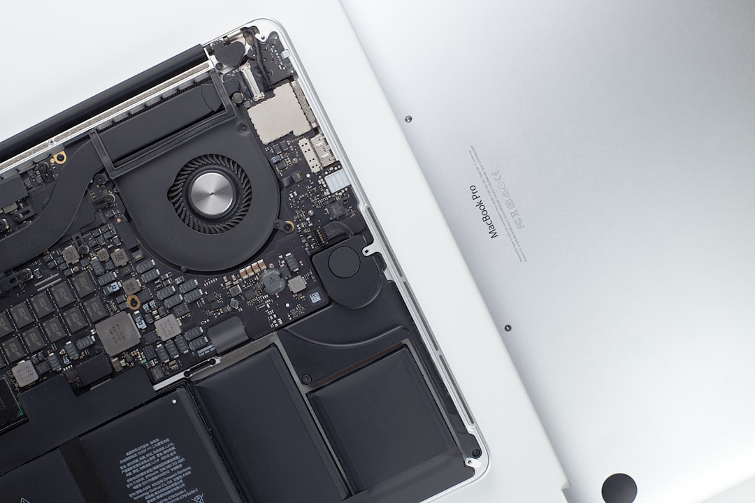 Penggantian Mount LCD MacBook Core Duo