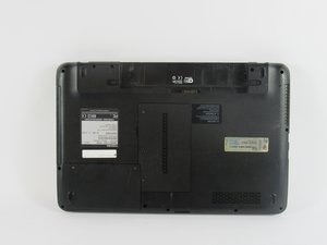 Langkah 1 — Matikan Laptop dan Keluarkan Baterai