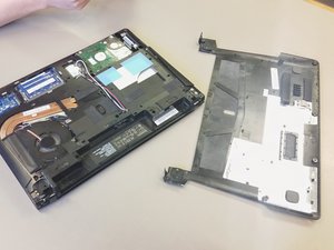 Langkah 1 — Menghilangkan Panel Bawah