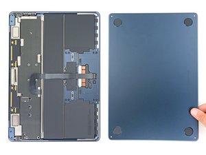 Langkah 7 — Lepaskan Casing Bawah