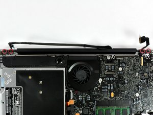 Langkah 6 — Lepas Sekrup Display