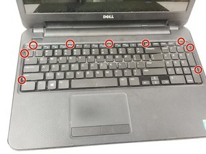 Langkah 4 — Mengangkat Keyboard