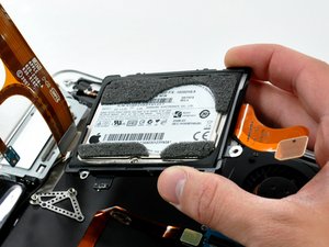 Langkah 6 — Pisahkan Casing Atas dan Layar