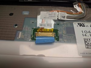 Langkah 6 — Menghilangkan Kabel Layar