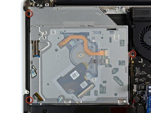 Langkah 5 — Melepaskan Sekrup Torx T6