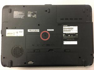 Langkah 1 — Membuka Tutup Belakang Laptop